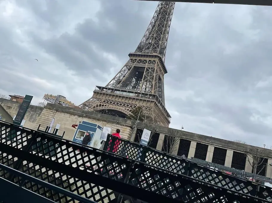 Agreable Et Bien Situe - Close Eiffel Tower *